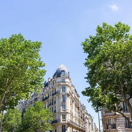 Apartment Opulent Blues In Batignolles *