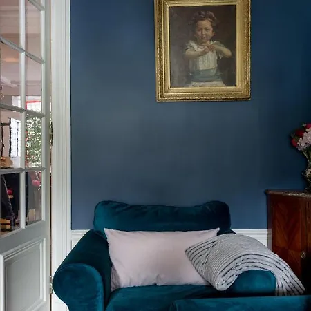 Opulent Blues In Batignolles * Paris